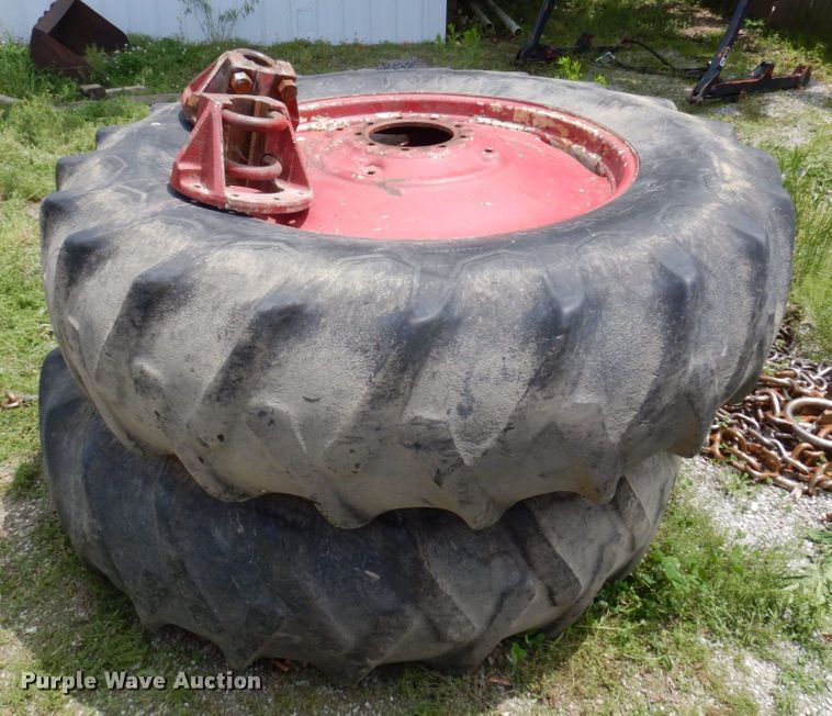 image for item DP5545 International 1086  tractor