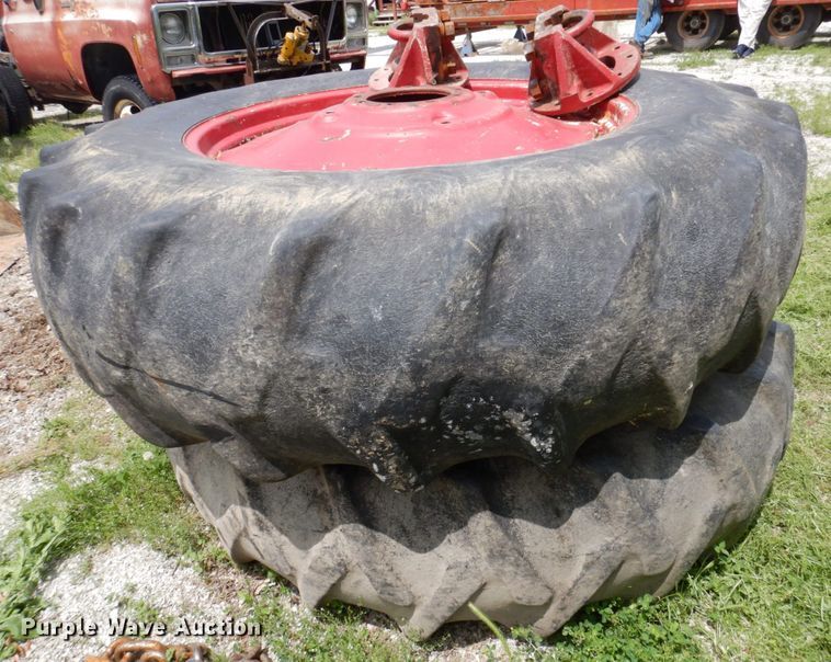 image for item DP5545 International 1086  tractor