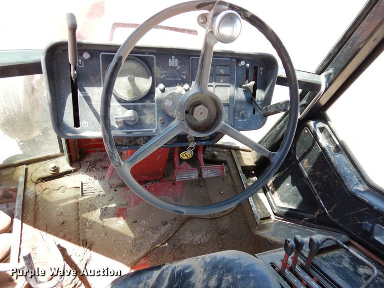 image for item DR1177 International 1486  tractor