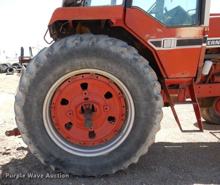 image for item DR1177 International 1486  tractor