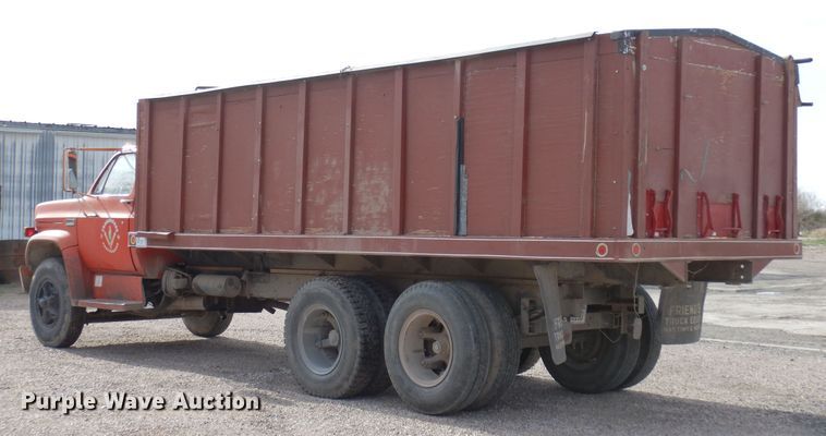 image for item DR1182 1975 GMC 6500  grain truck