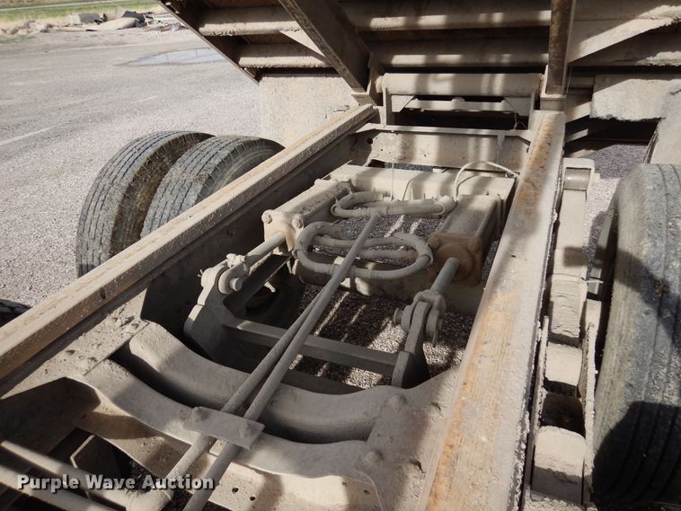 image for item DR1182 1975 GMC 6500  grain truck