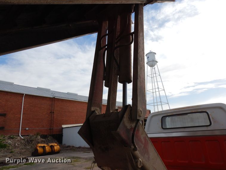 image for item DR1182 1975 GMC 6500  grain truck