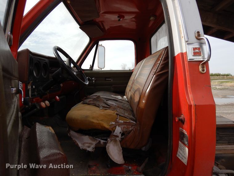 image for item DR1182 1975 GMC 6500  grain truck