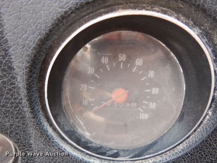 image for item DR1182 1975 GMC 6500  grain truck