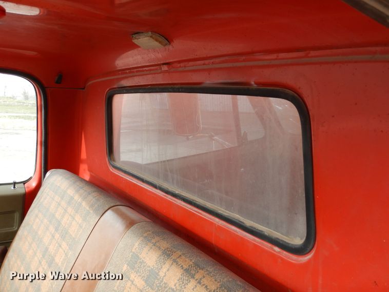 image for item DR1182 1975 GMC 6500  grain truck