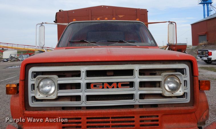 image for item DR1182 1975 GMC 6500  grain truck