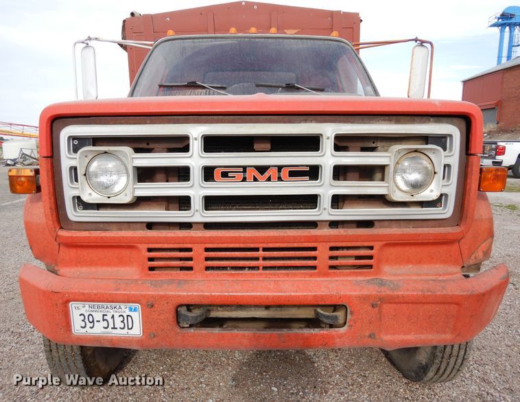 image for item DR1182 1975 GMC 6500  grain truck