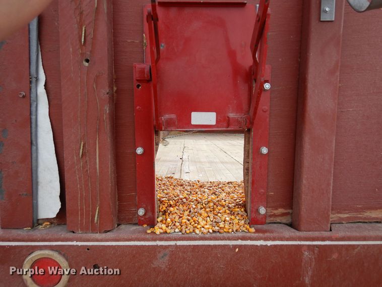 image for item DR1182 1975 GMC 6500  grain truck