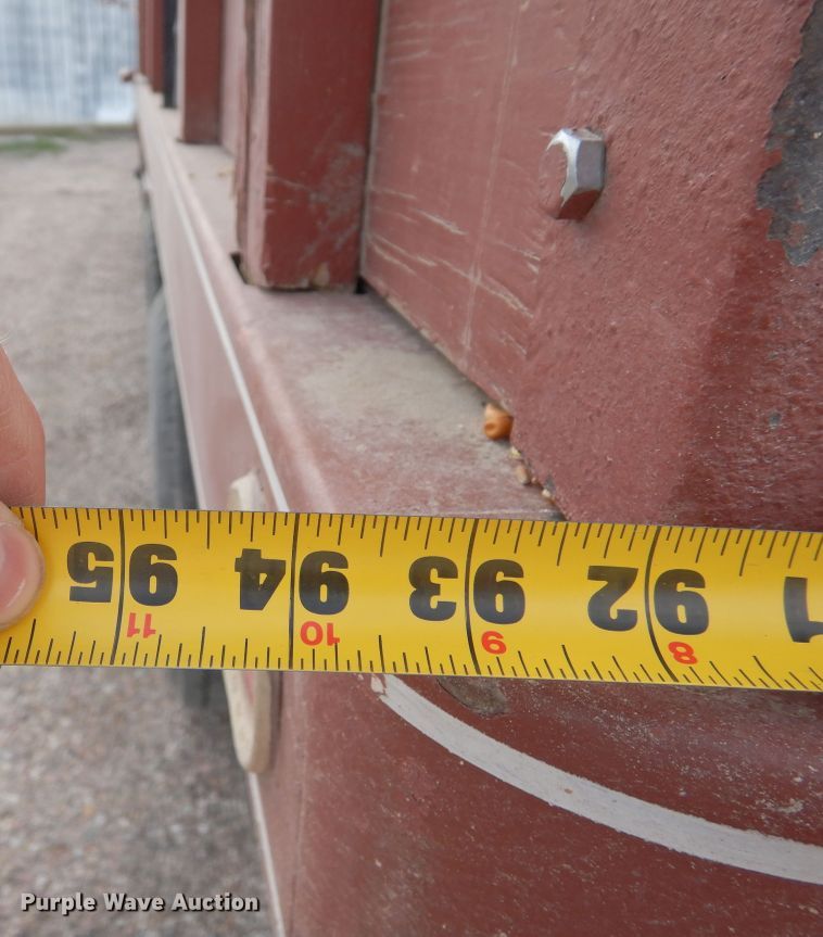 image for item DR1182 1975 GMC 6500  grain truck