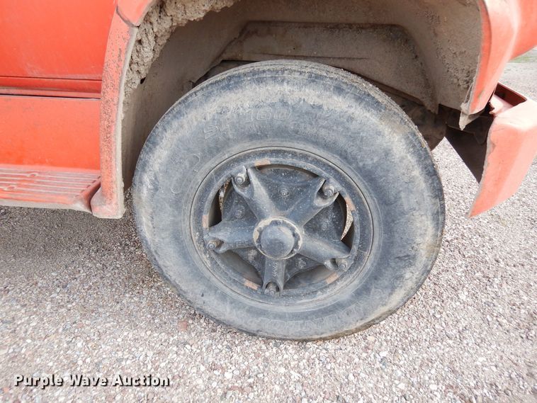 image for item DR1182 1975 GMC 6500  grain truck