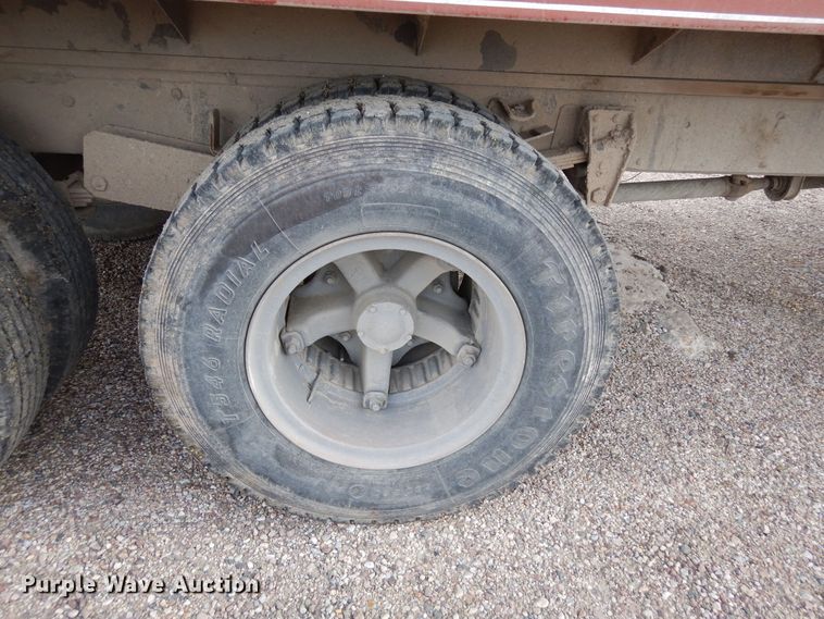 image for item DR1182 1975 GMC 6500  grain truck