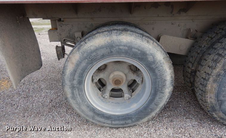 image for item DR1182 1975 GMC 6500  grain truck