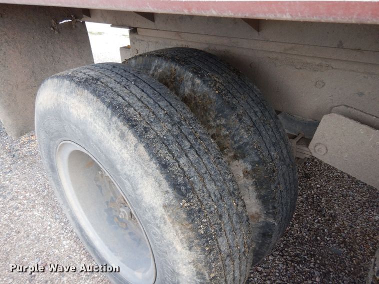 image for item DR1182 1975 GMC 6500  grain truck