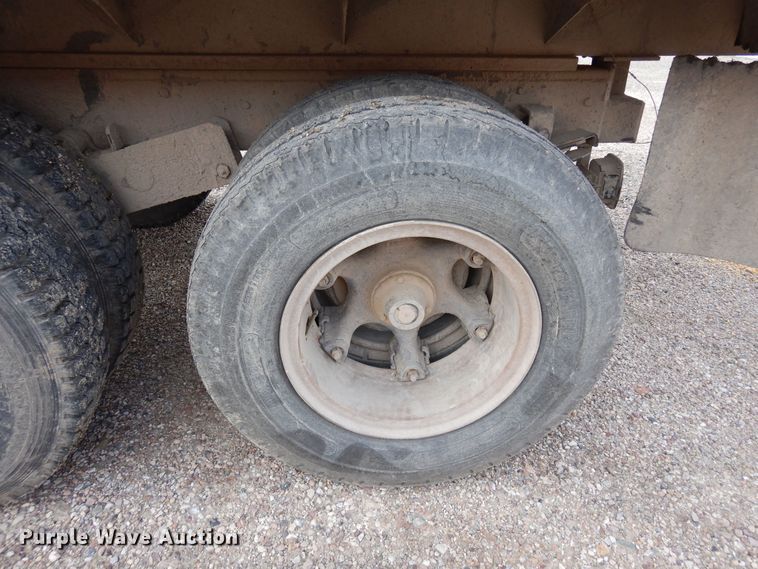 image for item DR1182 1975 GMC 6500  grain truck