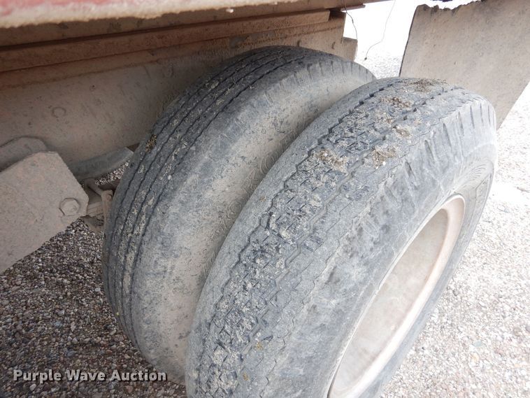 image for item DR1182 1975 GMC 6500  grain truck