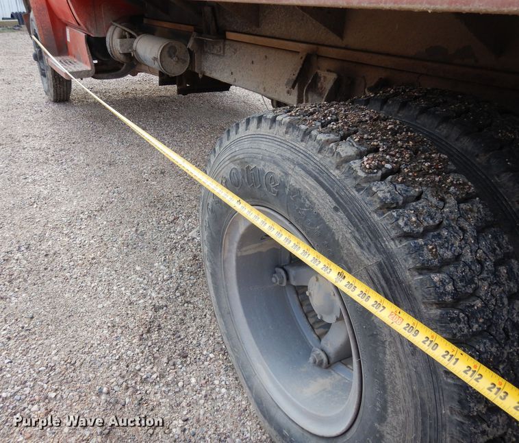 image for item DR1182 1975 GMC 6500  grain truck