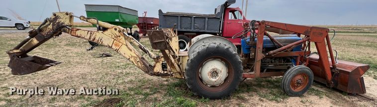 image for item DR1353 Ford 2000  tractor