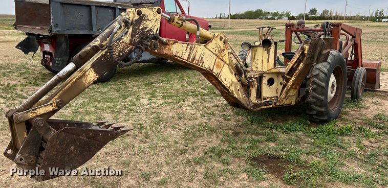 image for item DR1353 Ford 2000  tractor