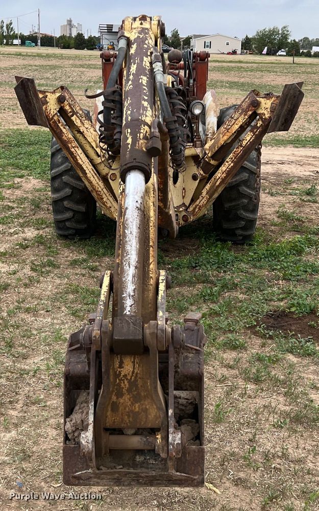 image for item DR1353 Ford 2000  tractor