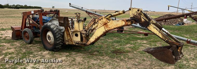 image for item DR1353 Ford 2000  tractor