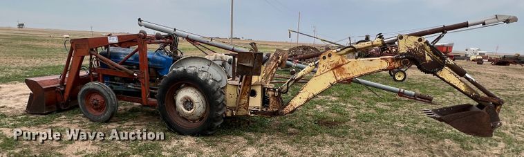 image for item DR1353 Ford 2000  tractor