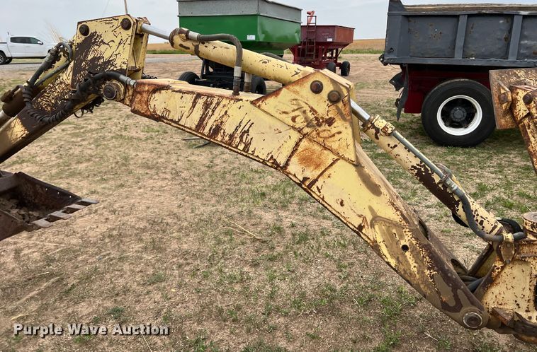 image for item DR1353 Ford 2000  tractor