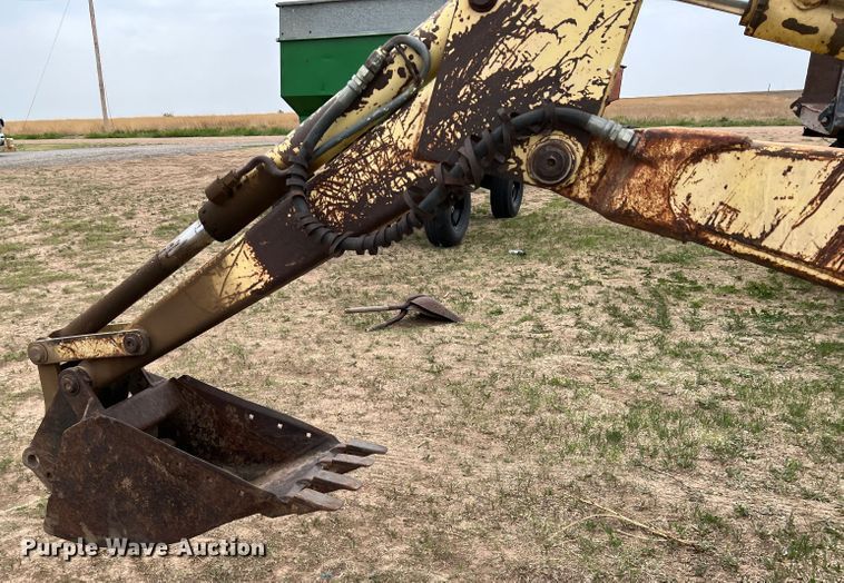 image for item DR1353 Ford 2000  tractor