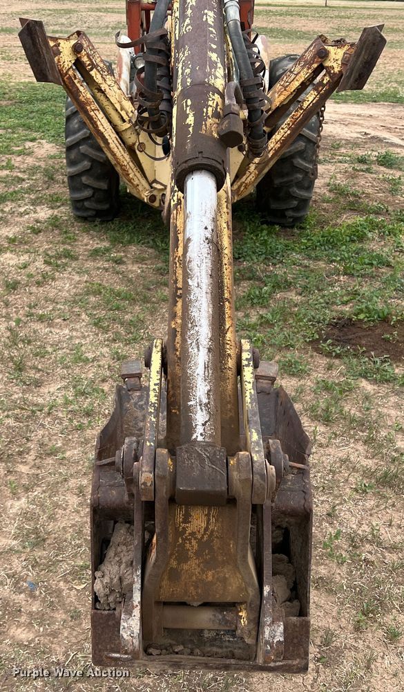 image for item DR1353 Ford 2000  tractor