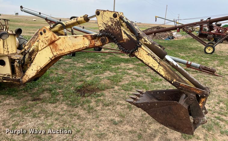 image for item DR1353 Ford 2000  tractor