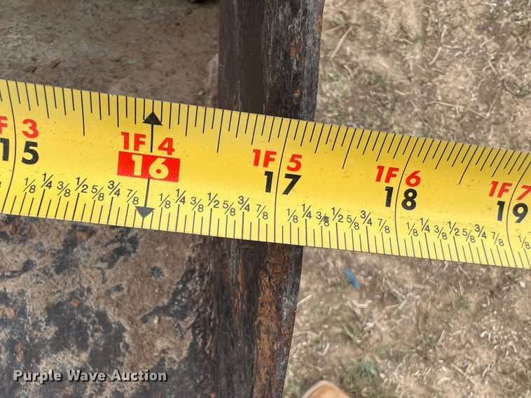 image for item DR1353 Ford 2000  tractor