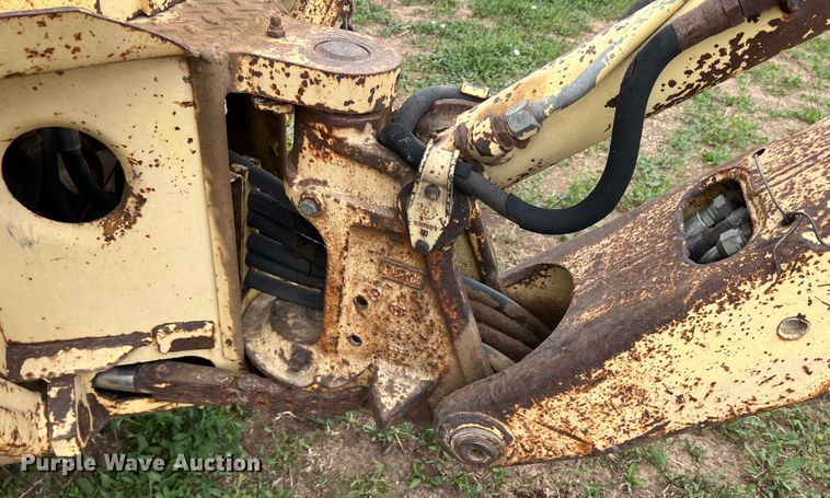 image for item DR1353 Ford 2000  tractor