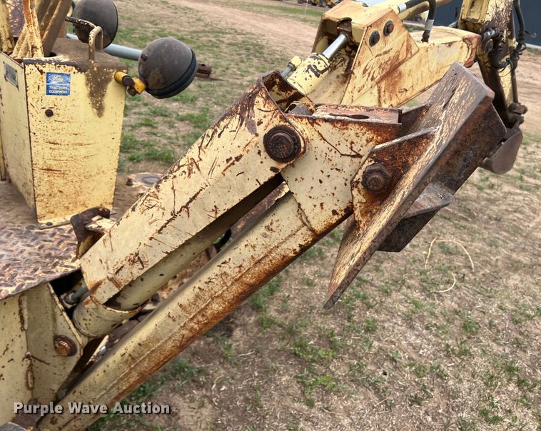 image for item DR1353 Ford 2000  tractor