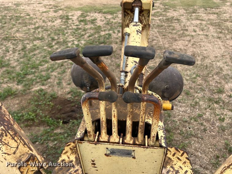 image for item DR1353 Ford 2000  tractor