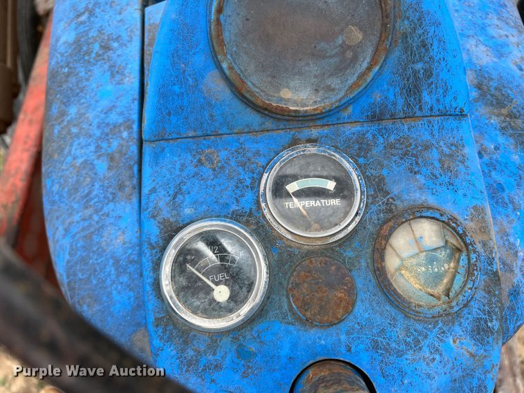 image for item DR1353 Ford 2000  tractor