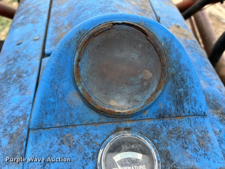 image for item DR1353 Ford 2000  tractor