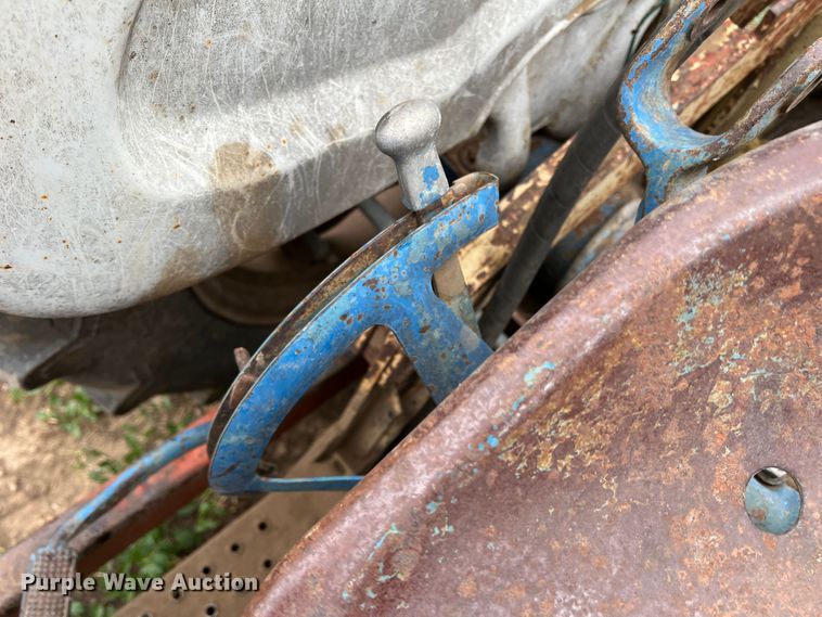 image for item DR1353 Ford 2000  tractor