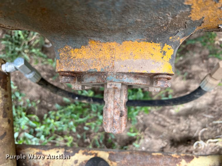 image for item DR1353 Ford 2000  tractor