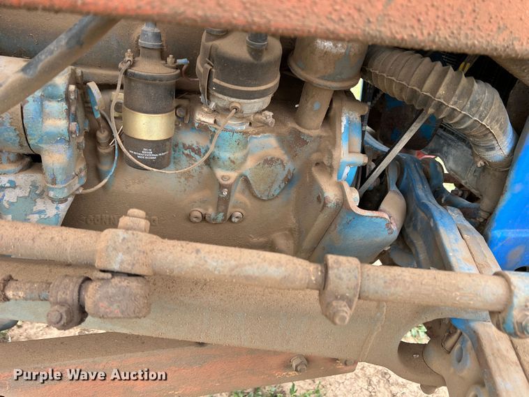 image for item DR1353 Ford 2000  tractor