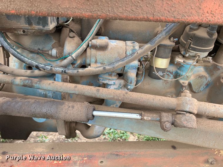image for item DR1353 Ford 2000  tractor