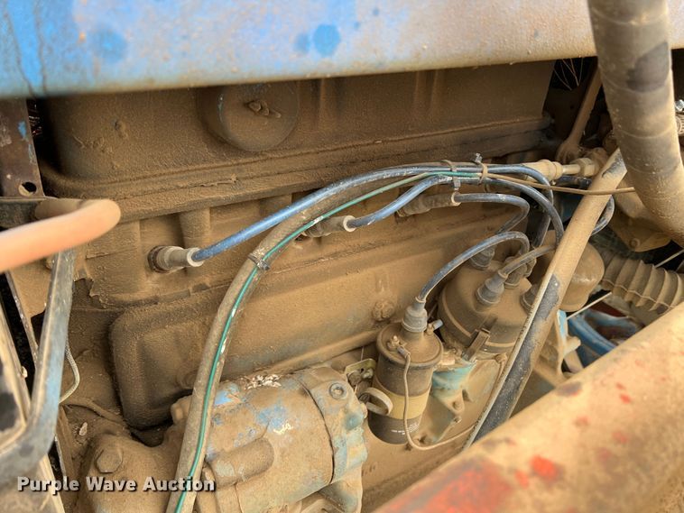 image for item DR1353 Ford 2000  tractor