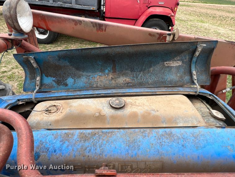 image for item DR1353 Ford 2000  tractor