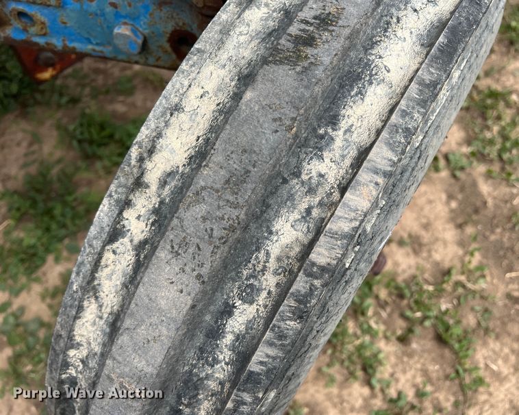 image for item DR1353 Ford 2000  tractor