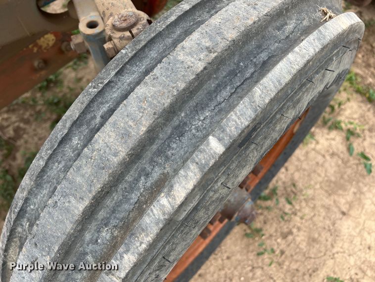 image for item DR1353 Ford 2000  tractor