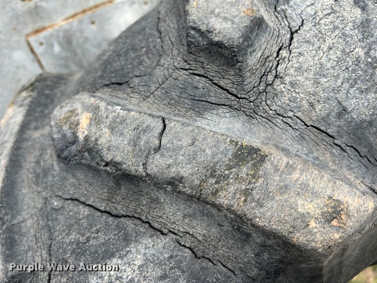 image for item DR1353 Ford 2000  tractor