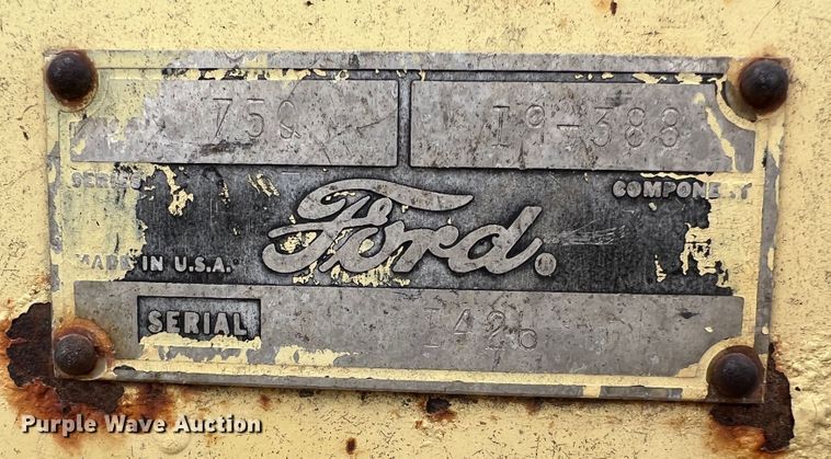 image for item DR1353 Ford 2000  tractor