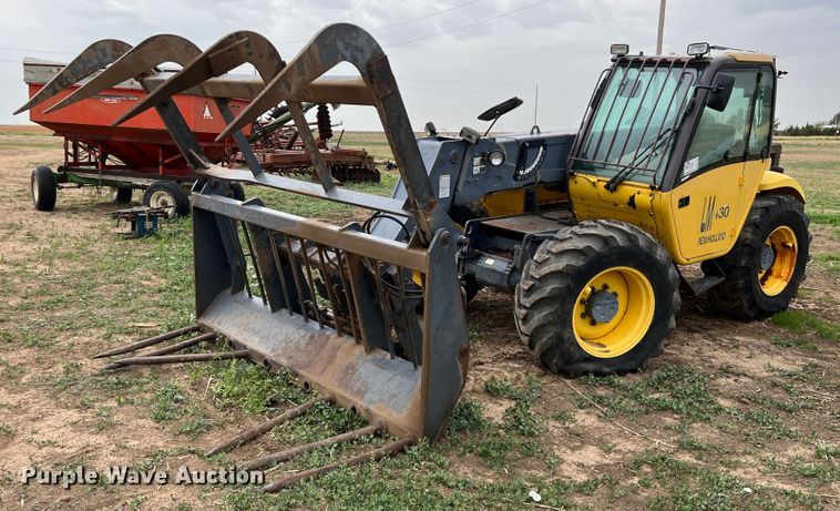 image for item DR1356 2000 New Holland LM430  telehandler
