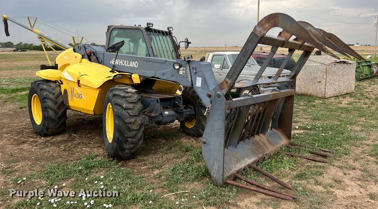 image for item DR1356 2000 New Holland LM430  telehandler