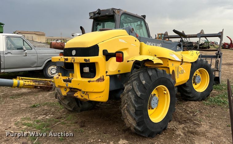 image for item DR1356 2000 New Holland LM430  telehandler
