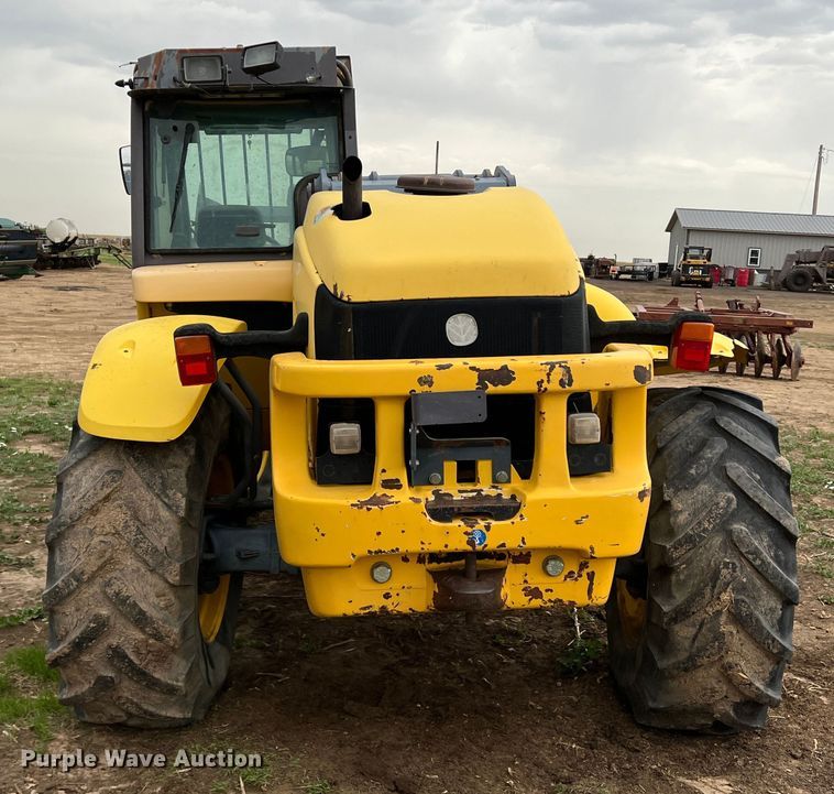 image for item DR1356 2000 New Holland LM430  telehandler